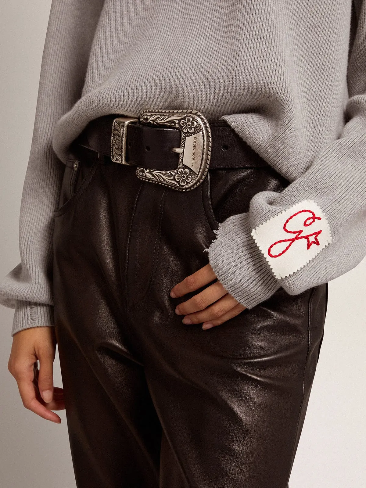 Ceinture femme en cuir noir avec boucle décorée argentée | Golden Goose