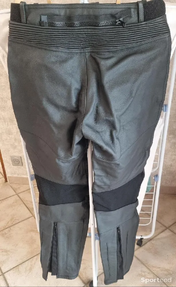 Pantalon Bering noir femme T2 (38/40) d'occasion Ajouté le : 13/08/2024