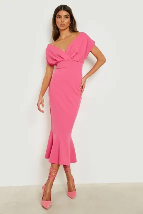 Robe mi-longue à épaules dénudées