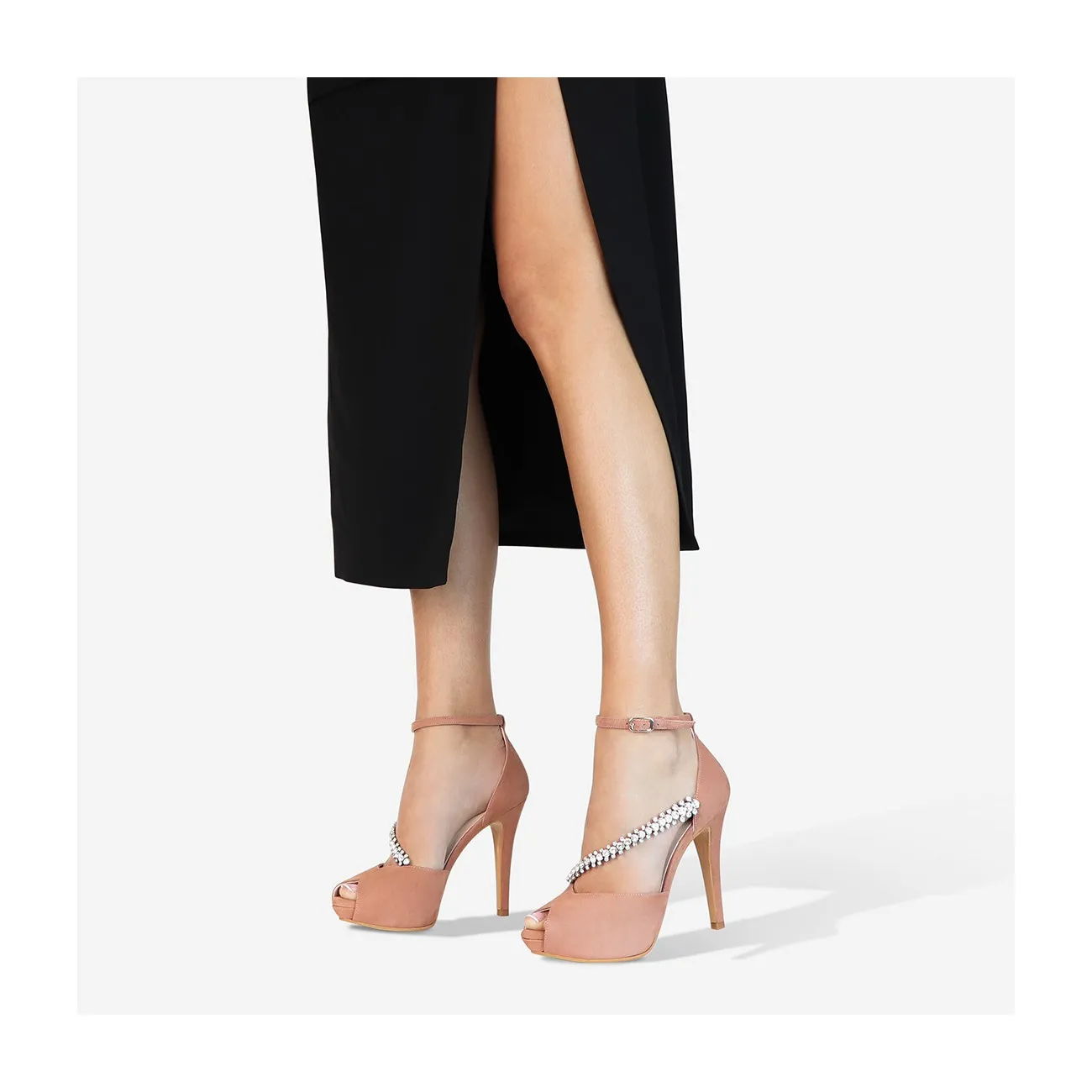 Sandale Amor en daim rose avec détail lanières en cristal en forme de goutte d´eau | LODI Chaussures pour femme en ligne.